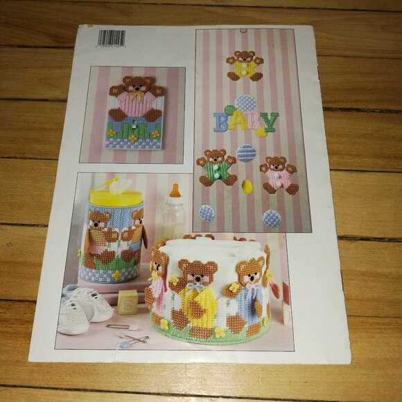 Creative Projects in Plastic Canvas Leaflet #213 (Leisure Arts, 1982) - Picture 2 of 2